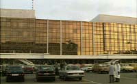 Palast der Republik: Außenansicht Palast der Republik: Außenansicht